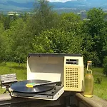 Eco-refuge De Montailloux Lodge
